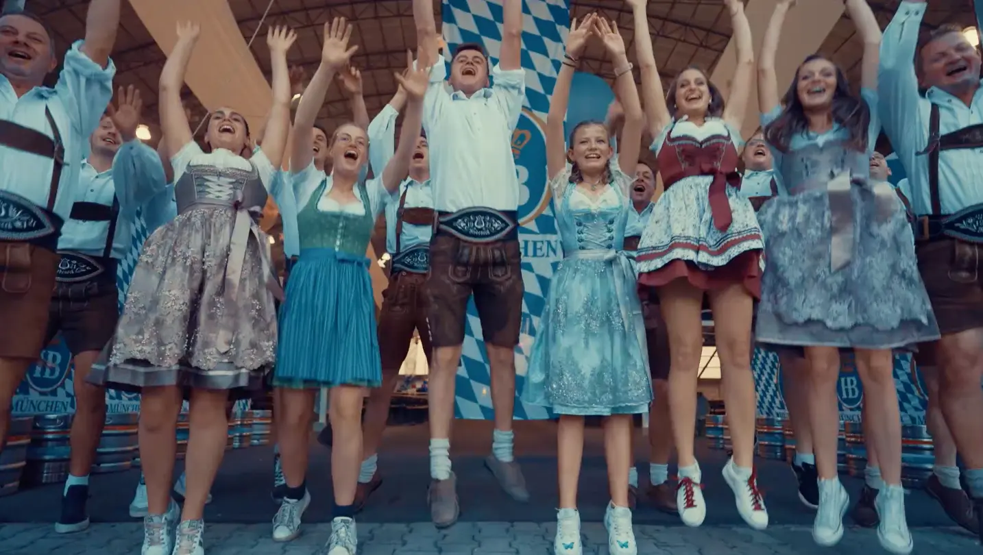 Musica e balli tradizionali sul palco dell’Oktoberfest Cagliari